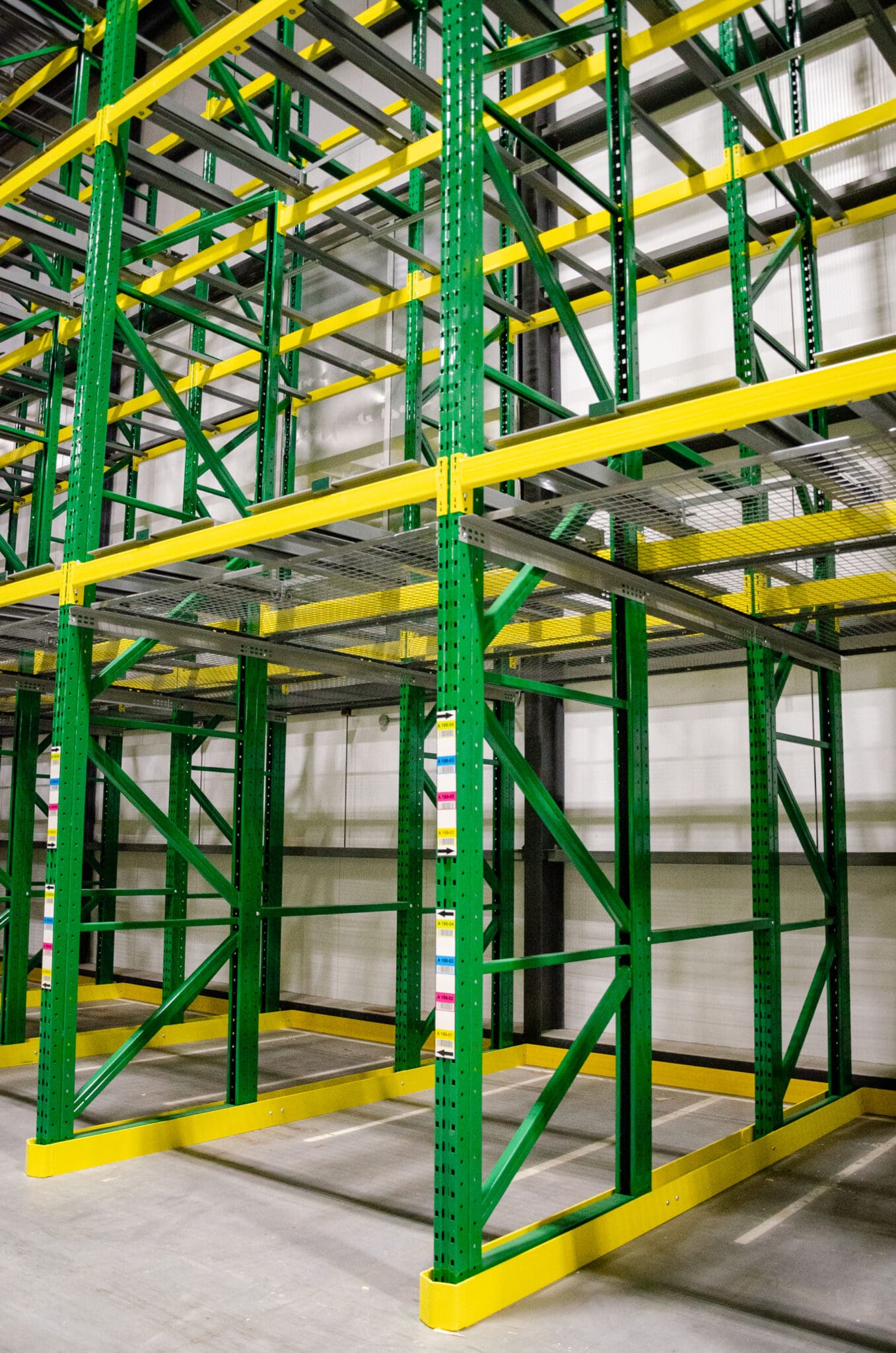 Centre de distribution, push back, Dollarama, palettiers