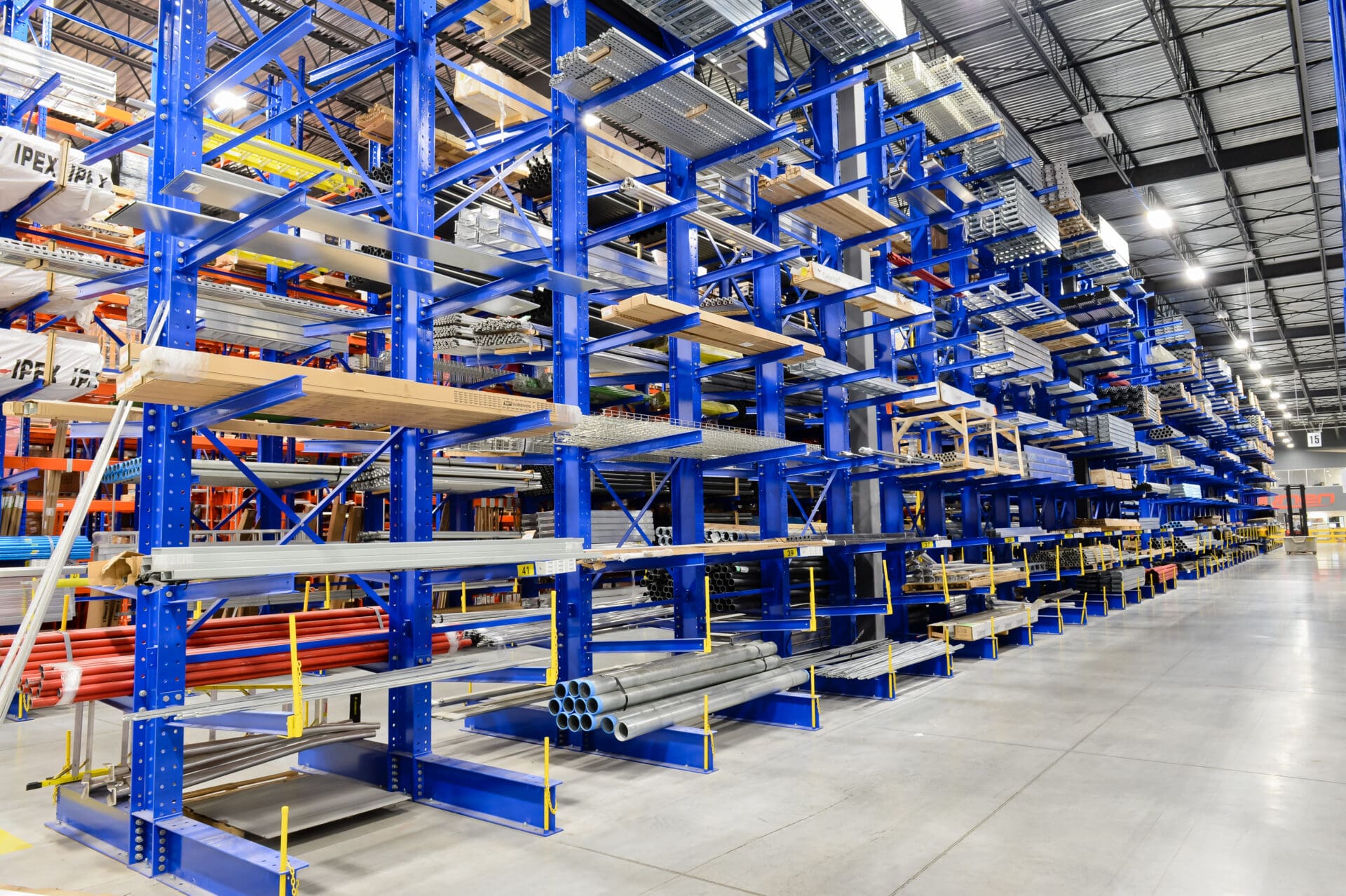 rayonnages en acier, racking industriel, entrepôt, centre de distribution, ETALEX